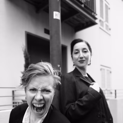 הקברט השלישי. הסנה שבוער