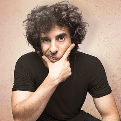 אורי חזקיה במופע סטנדאפ